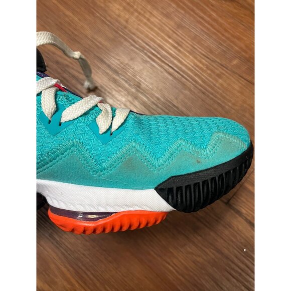 Nike LeBron 16 Low Air Max Trainer 2 - Size 10.5 - Picture 13 of 14